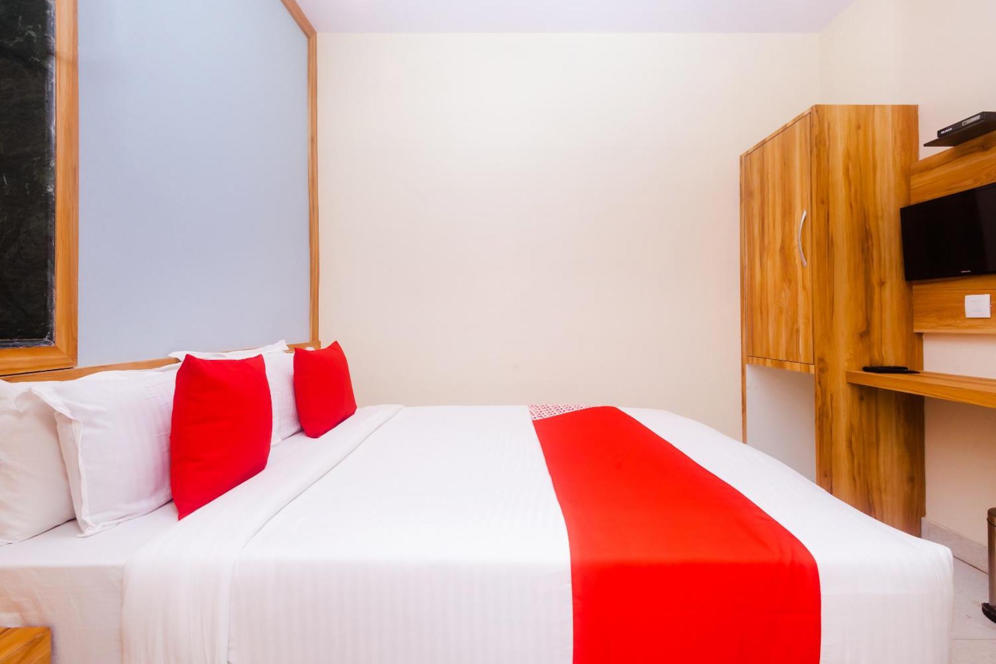 Hotel Sun City Near Saifee Hospital And Hn Reliance Hospital Bombay Extérieur photo