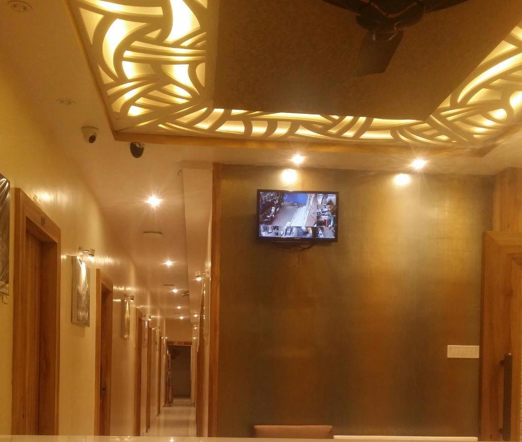 Hotel Sun City Near Saifee Hospital And Hn Reliance Hospital Bombay Extérieur photo